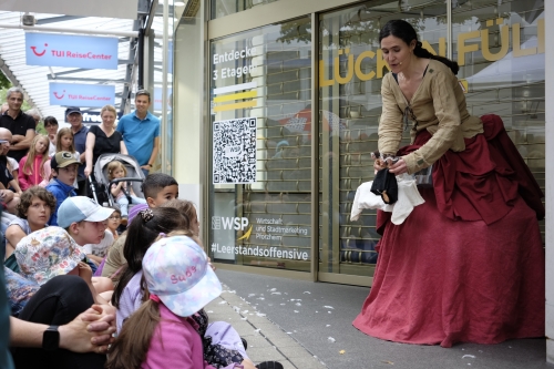 De fil en aiguille, contes textiles, contes sur robes, Cie ABOUDBRAS, Robes à histoires, Médiathèque de Rambervillers, Communauté de Communes la 2C2R
