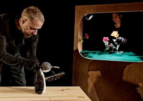 Télé en panne/ Papa est connecté, spectacle prévention aux écrans, spectacle de marionnette sur les écrans, spectacle jeune public, prévention risques écrans